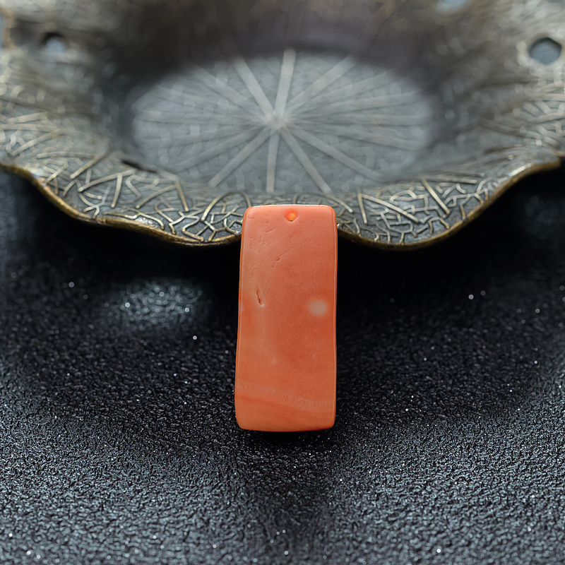 台湾天然珊瑚六字真言吊坠-红掌柜