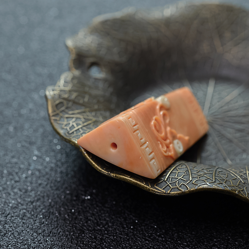 台湾天然MOMO珊瑚吊坠-红掌柜