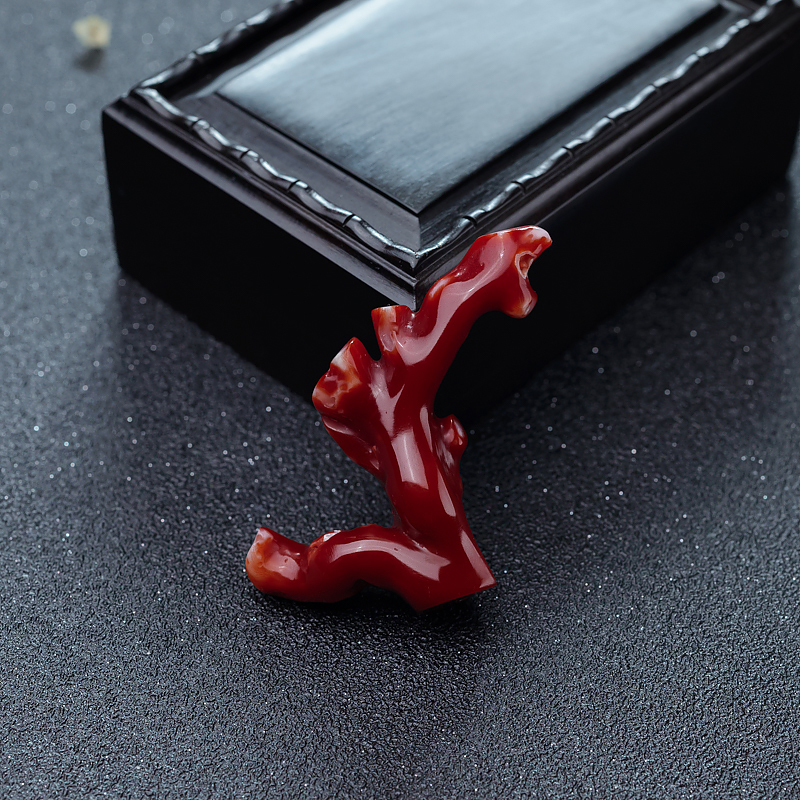 天然日本阿卡红珊瑚原枝-红掌柜