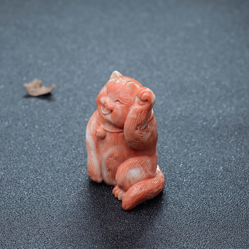 MOMO珊瑚招财猫摆件-红掌柜