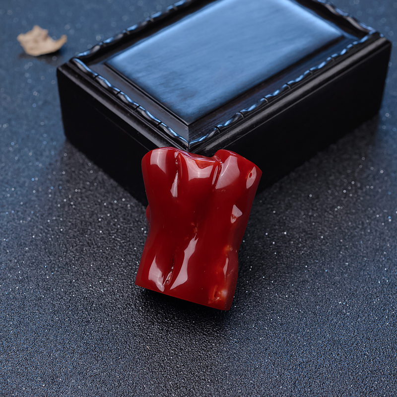 阿卡牛血红珊瑚戒面-红掌柜