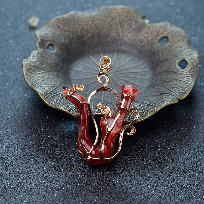 18K天然日本牛血红珊瑚吊坠-红掌柜