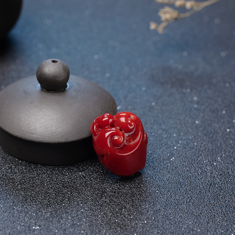 牛血红珊瑚如意吊坠-红掌柜