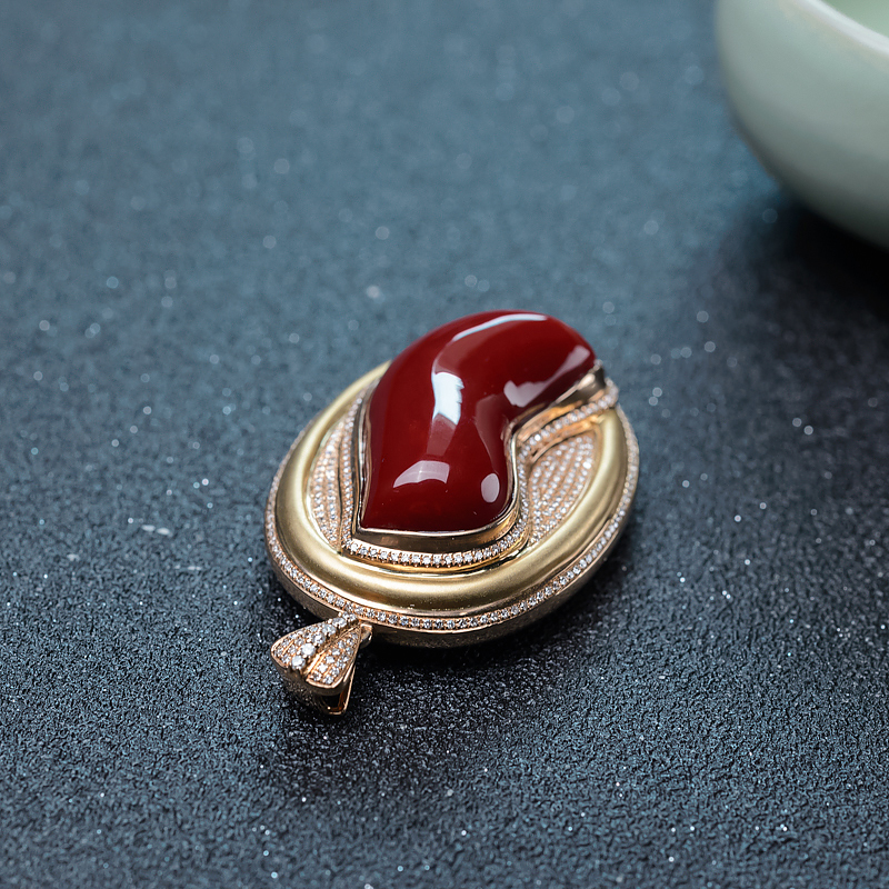 牛血红珊瑚吊坠-红掌柜