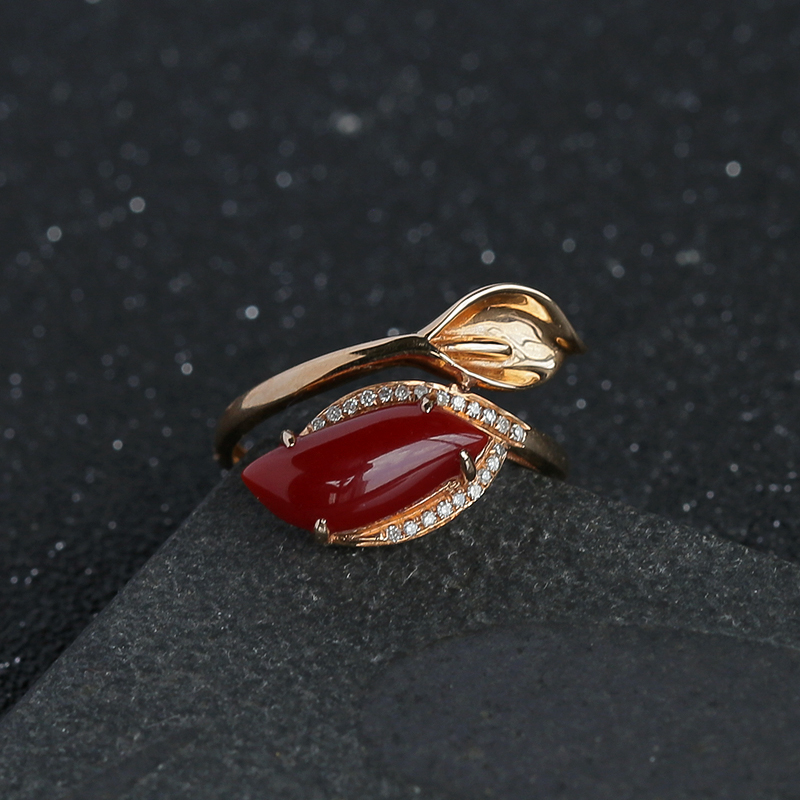 18K金镶钻日本阿卡红珊瑚戒指-红掌柜