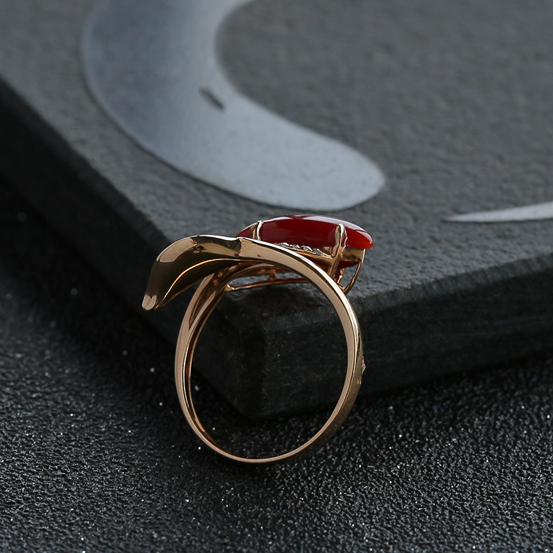18K金镶钻阿卡红珊瑚戒指-红掌柜