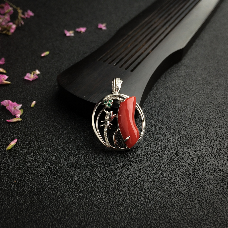 天然18K金镶钻阿卡红珊瑚吊坠 - 红掌柜