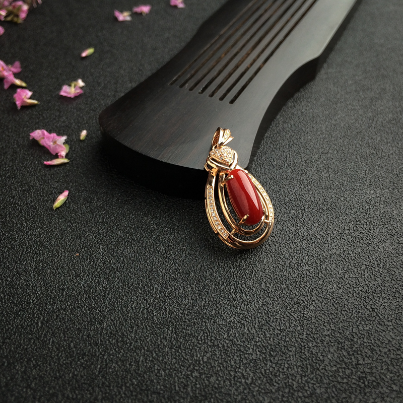 天然18K金镶钻阿卡红珊瑚吊坠 - 红掌柜