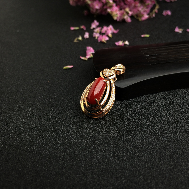 18K金镶钻阿卡红珊瑚吊坠 - 红掌柜