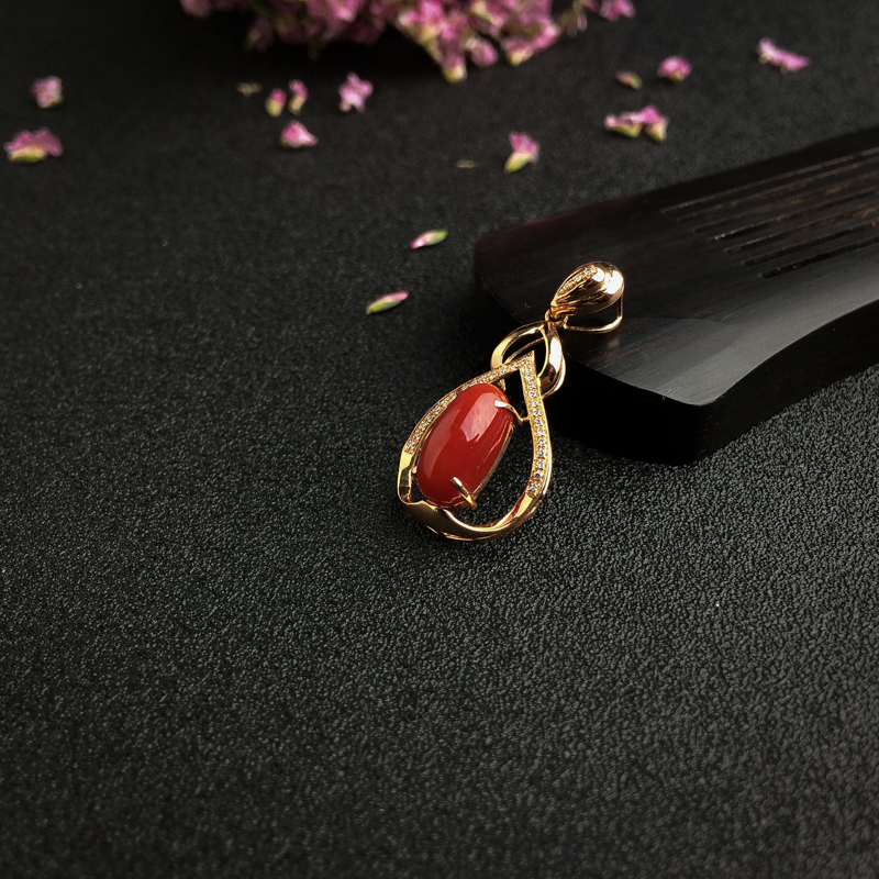 天然18K金镶钻阿卡红珊瑚吊坠 - 红掌柜