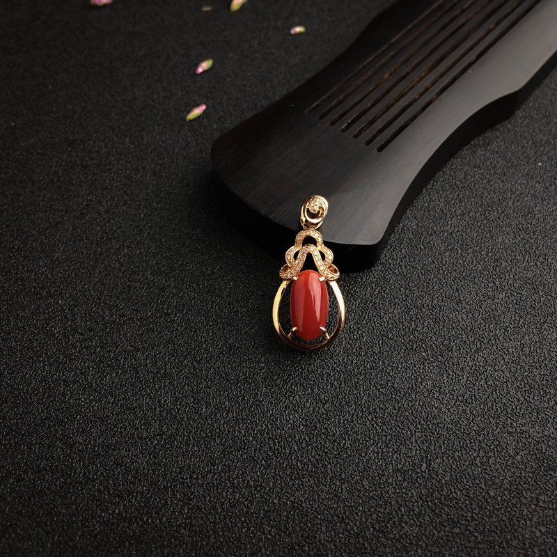 日本天然18K金镶钻阿卡红珊瑚吊坠 - 红掌柜