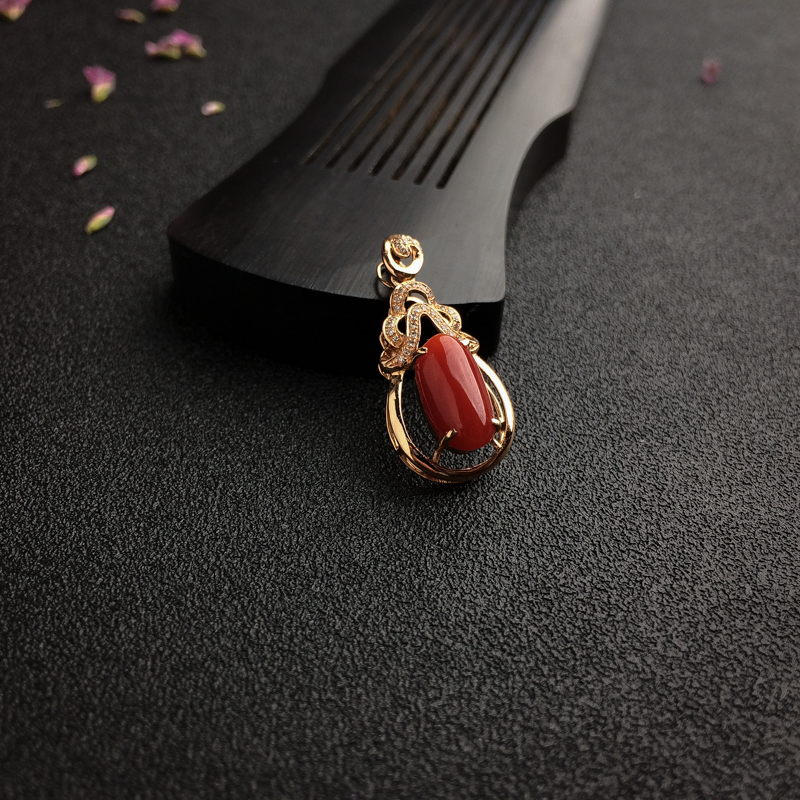 天然18K金镶钻阿卡红珊瑚吊坠 - 红掌柜