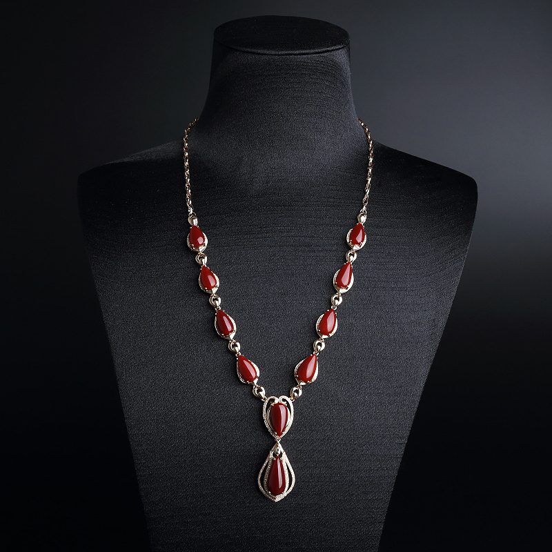 18K金镶钻日本阿卡红珊瑚项链-红掌柜