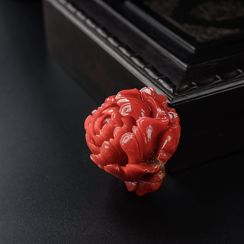 天然阿卡牛血红珊瑚牡丹花吊坠-红掌柜