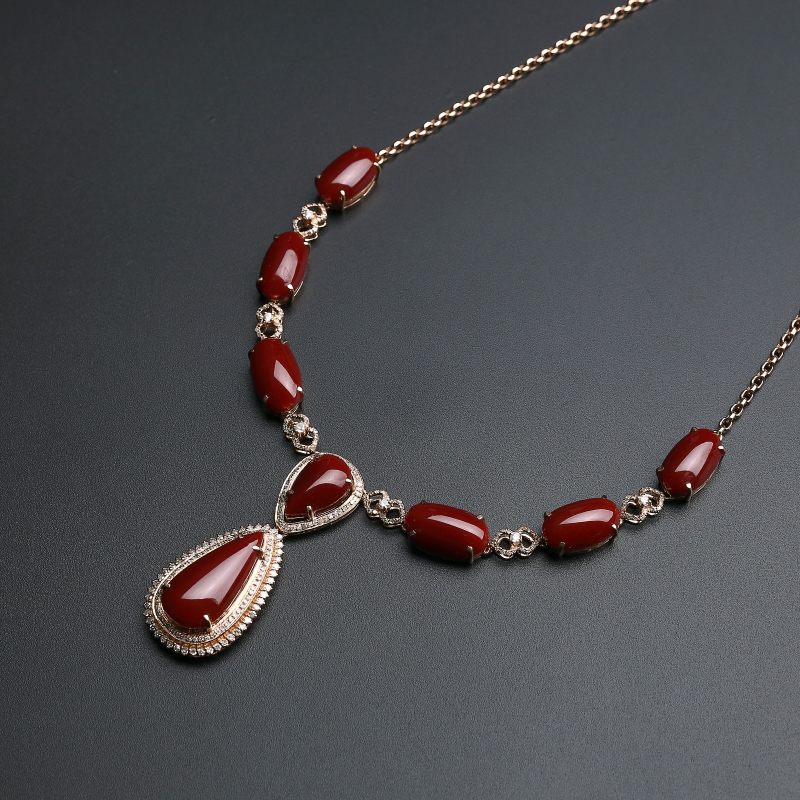 18K金镶钻阿卡黑牛血红珊瑚项链-红掌柜