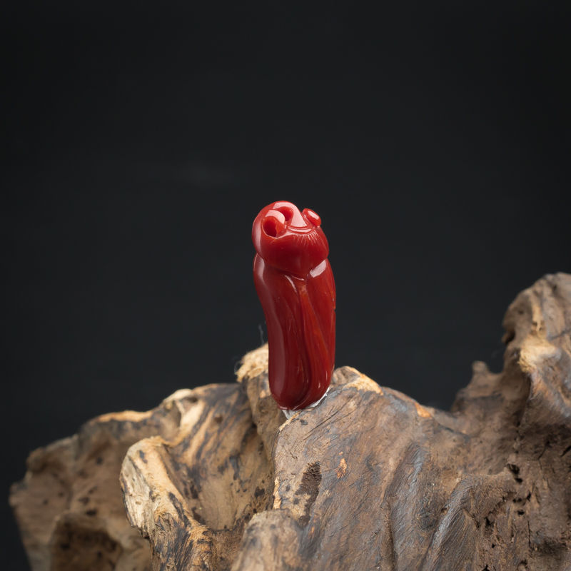 天然阿卡牛血红珊瑚如意吊坠-红掌柜