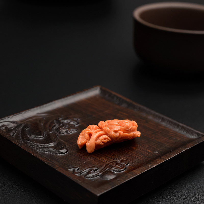 MOMO红珊瑚牡丹花吊坠-红掌柜
