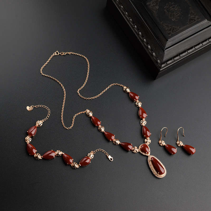 18K金镶钻日本阿卡牛血红珊瑚套装-红掌柜