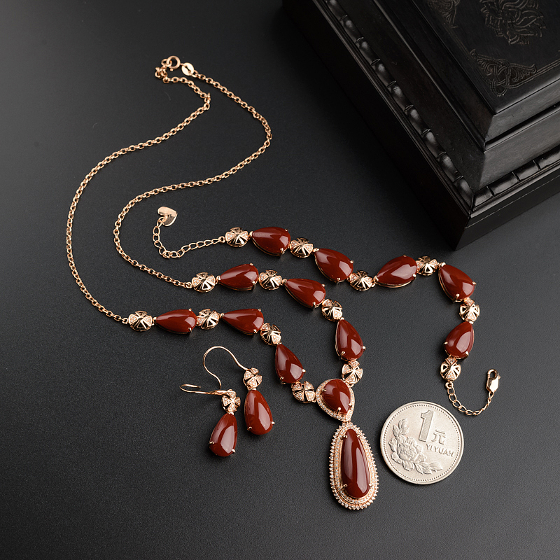 牛血红珊瑚耳环-红掌柜