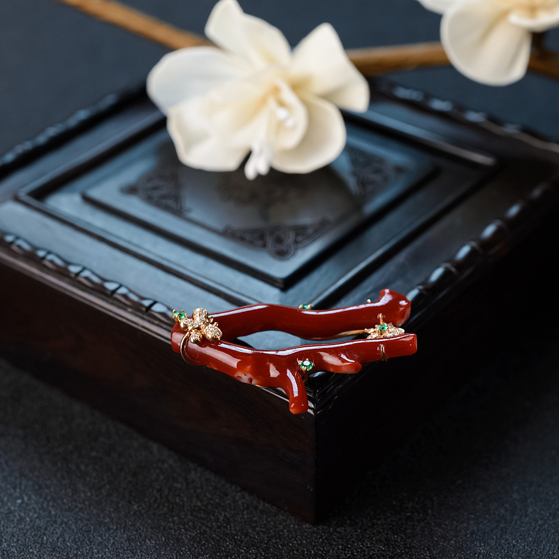 18K金镶钻阿卡红珊瑚树枝吊坠 - 红掌柜