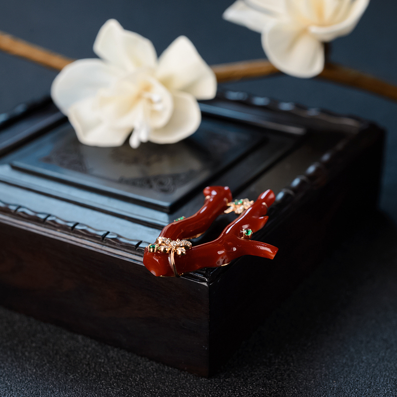 日本18K金镶钻阿卡红珊瑚树枝吊坠 - 红掌柜