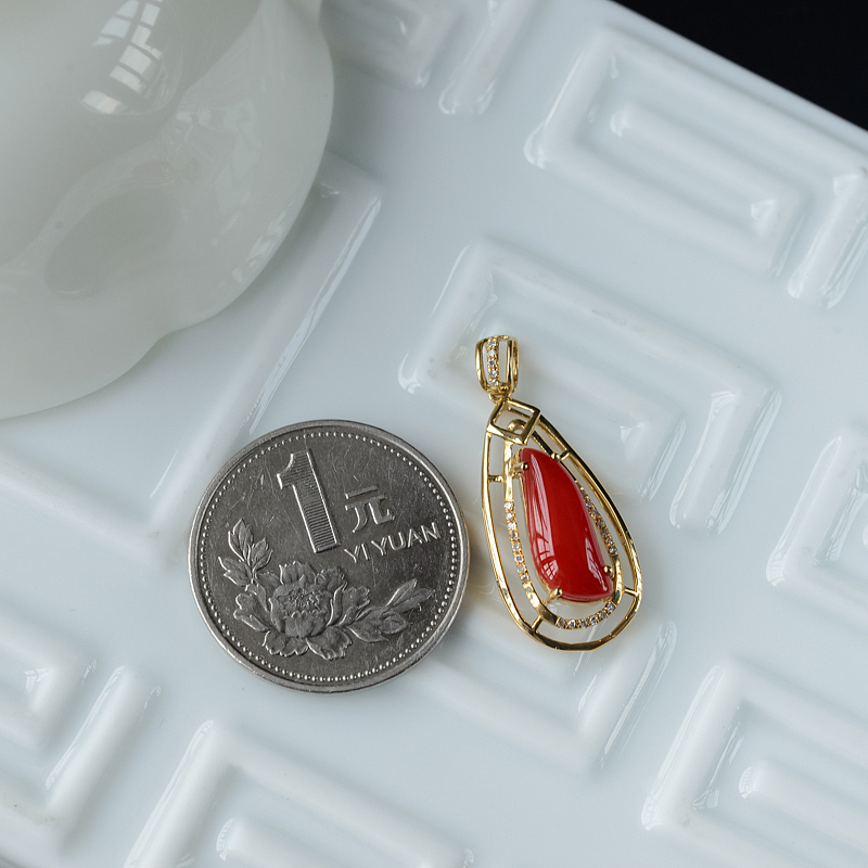 18K金镶钻红珊瑚吊坠-红掌柜