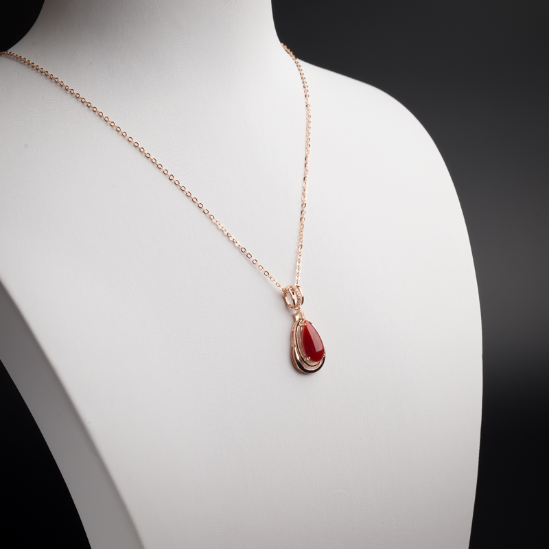 金镶钻日本天然阿卡红珊瑚吊坠-红掌柜