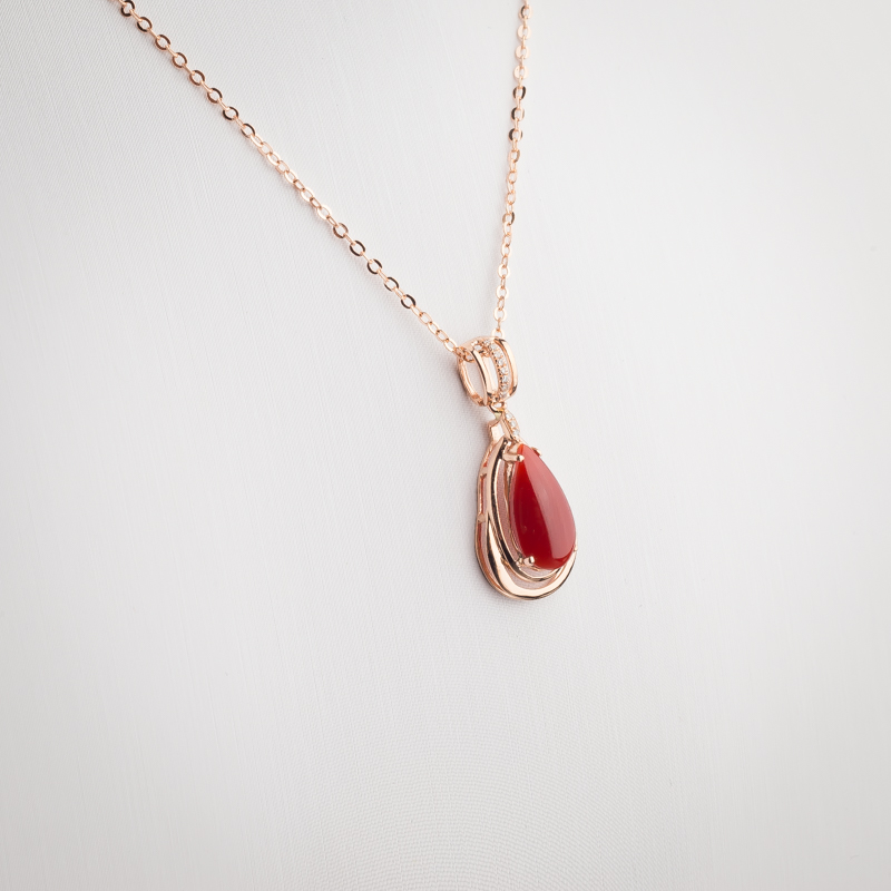 18K金镶钻天然阿卡红珊瑚吊坠-红掌柜