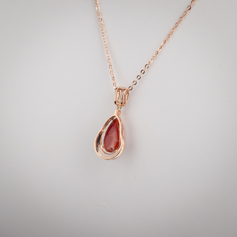 18K金镶钻日本天然红珊瑚吊坠-红掌柜