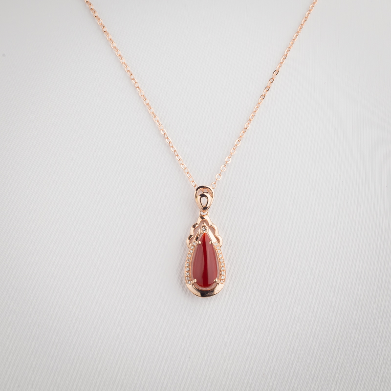 18K金镶钻日本阿卡红珊瑚吊坠-红掌柜