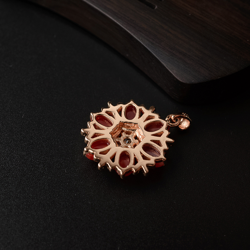 银渡金镶珊瑚吊坠-红掌柜