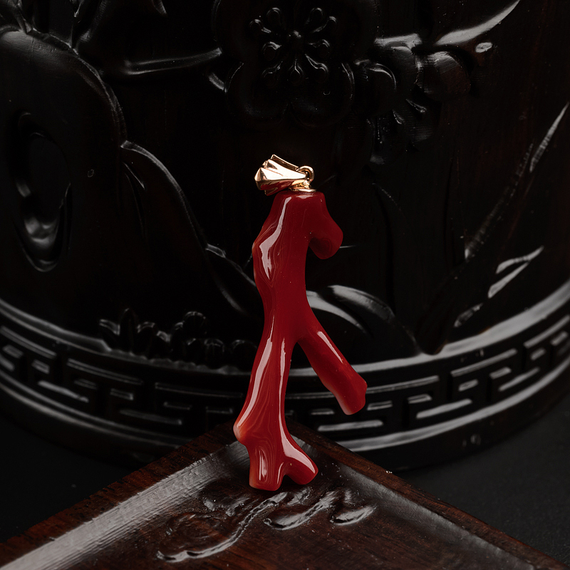 18K金镶钻日本天然阿卡红珊瑚吊坠-红掌柜