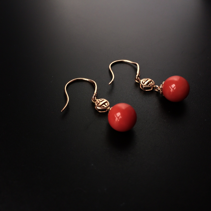 18K金镶天然沙丁珊瑚圆珠耳坠-红掌柜