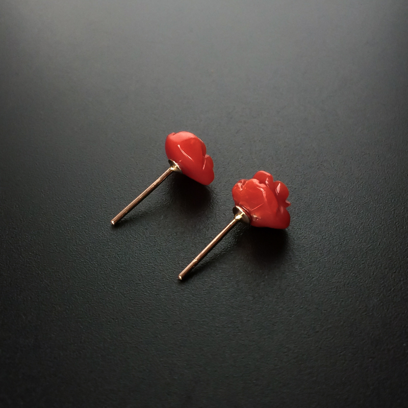 18K金镶沙丁珊瑚耳钉-红掌柜