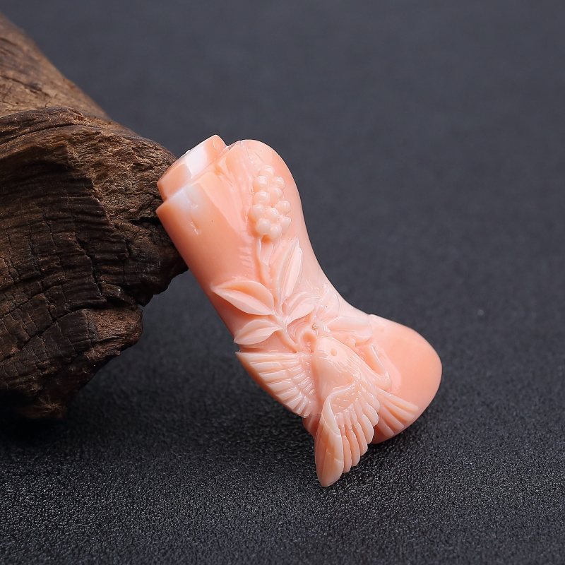 台湾MOMO粉红珊瑚花鸟吊坠-红掌柜