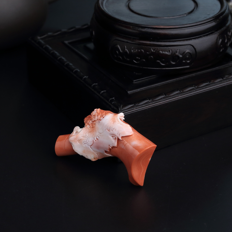 台湾momo珊瑚美女吊坠-红掌柜