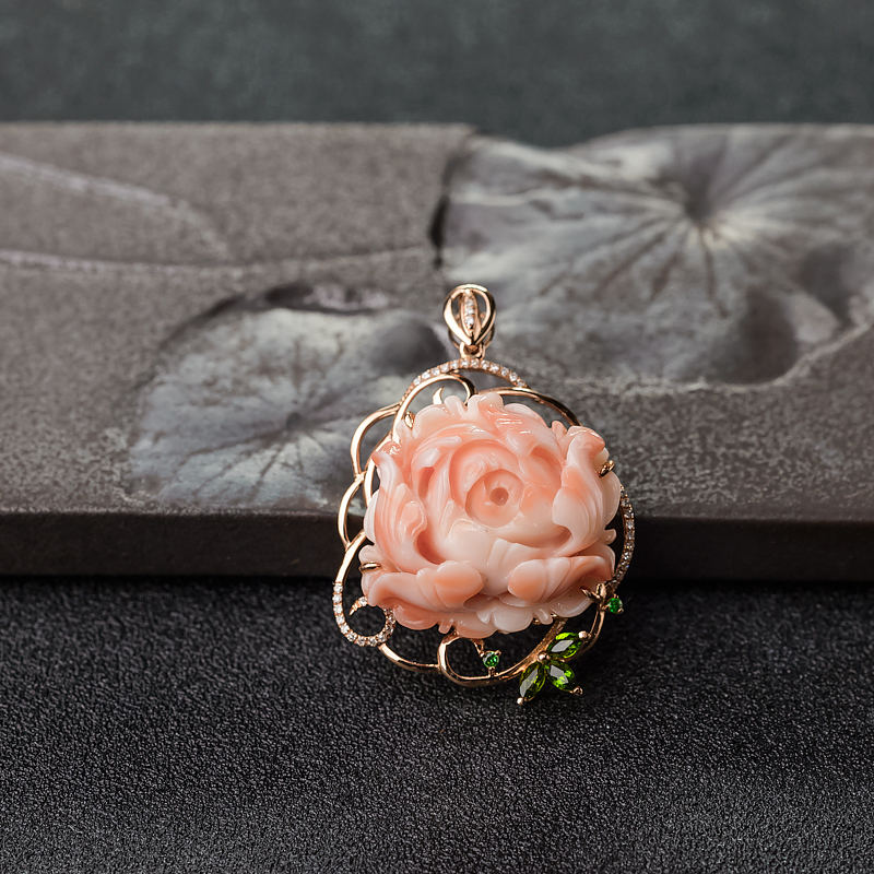 18K金镶钻深水粉红珊瑚花吊坠-红掌柜