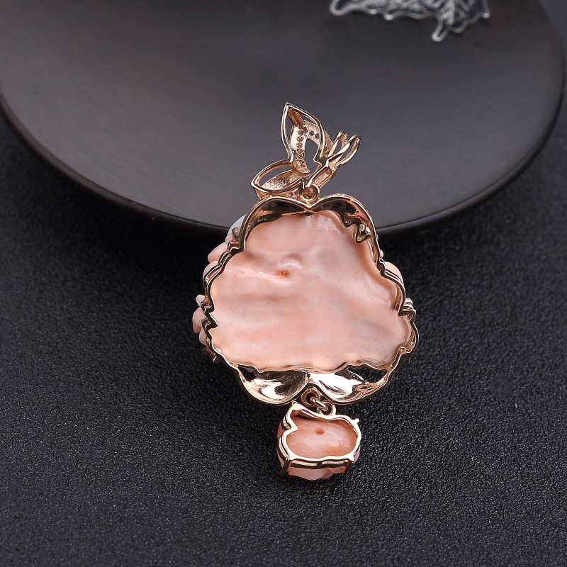 18K金镶钻深水粉色珊瑚牡丹花吊坠-红掌柜