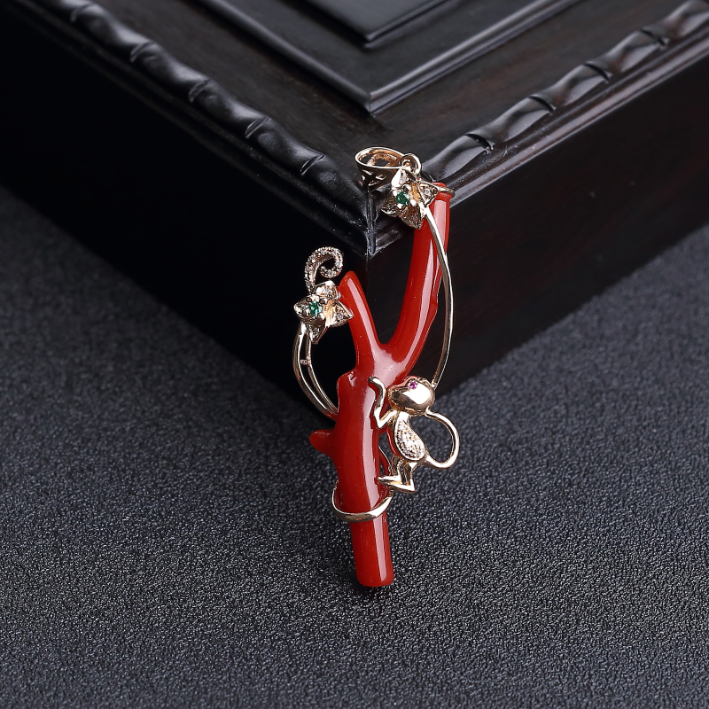 18K金镶钻日本天然阿卡正红珊瑚吊坠-红掌柜