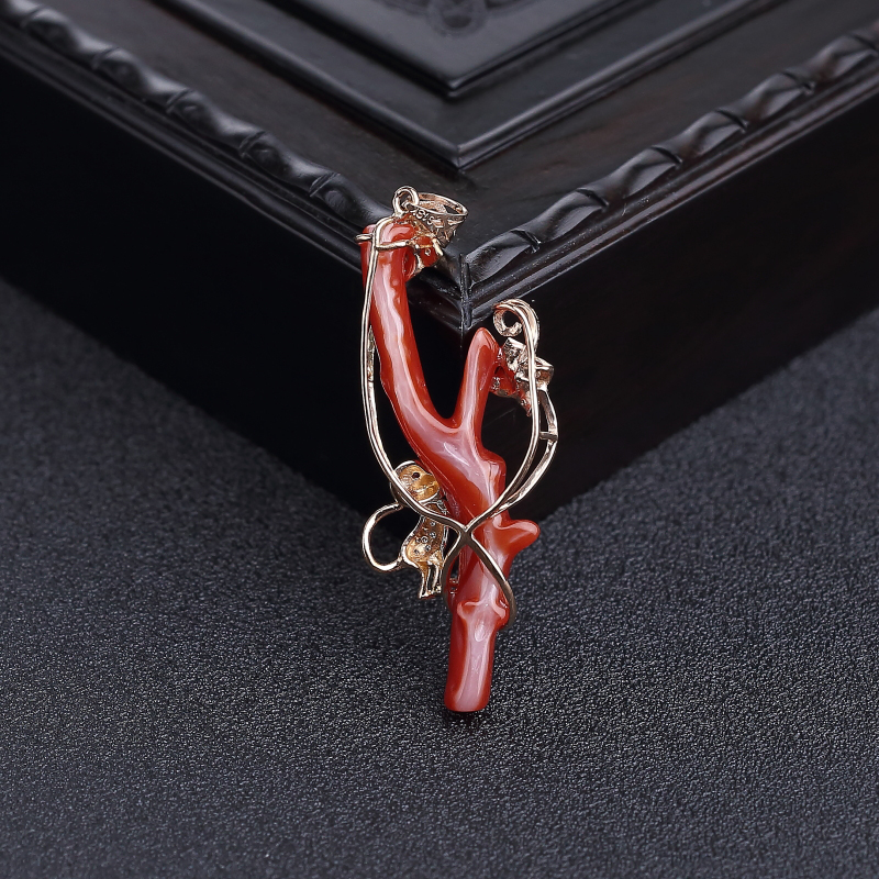 18K金镶钻日本阿卡正红珊瑚吊坠-红掌柜