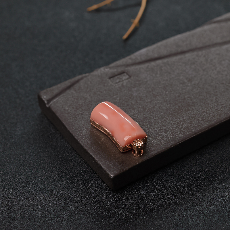 18K金镶钻珊瑚吊坠-红掌柜