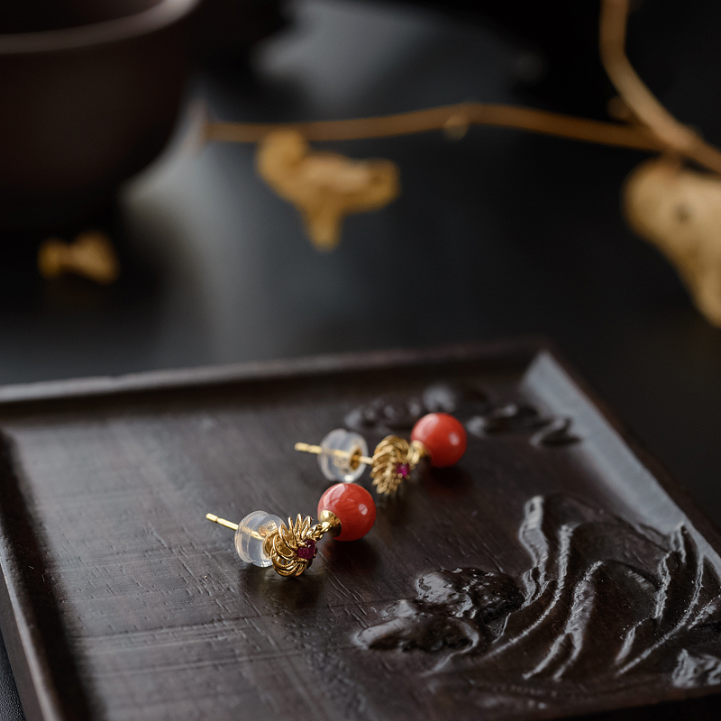 金镶红珊瑚耳钉-红掌柜