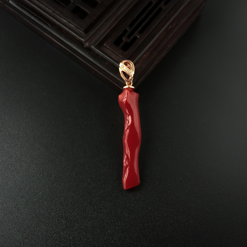 18K金镶阿卡珊瑚原枝吊坠-红掌柜