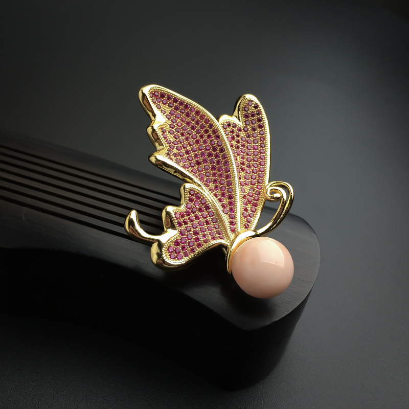 台湾天然MOMO珊瑚胸针-红掌柜