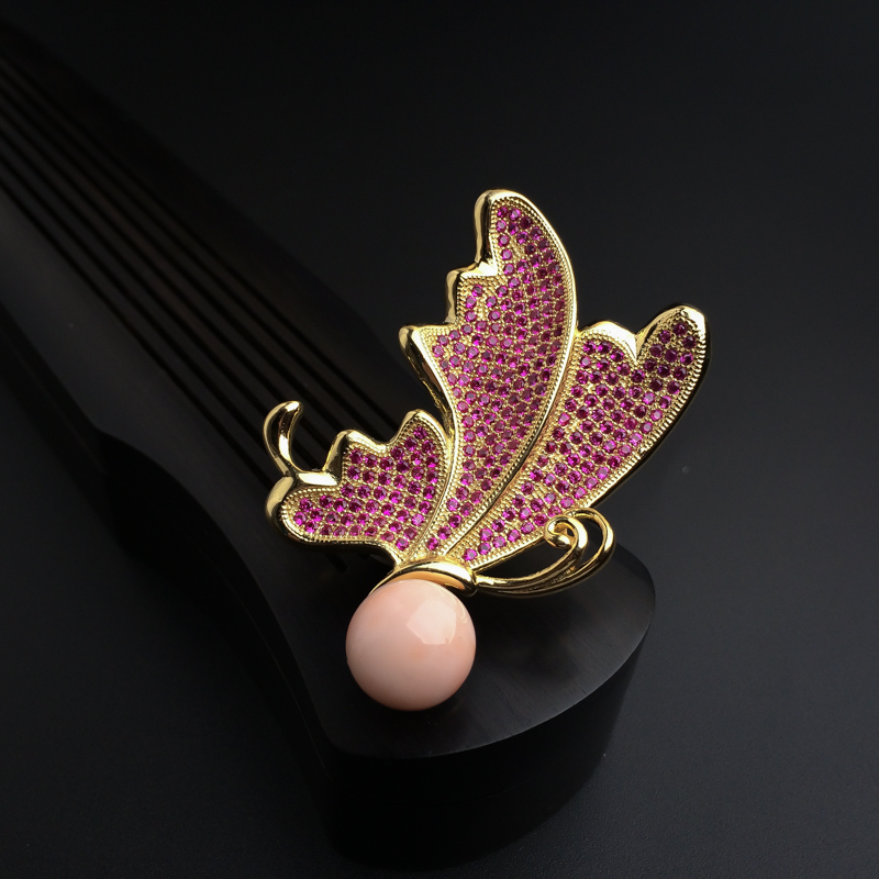 铜镀18K金镶天然MOMO珊瑚胸针-红掌柜