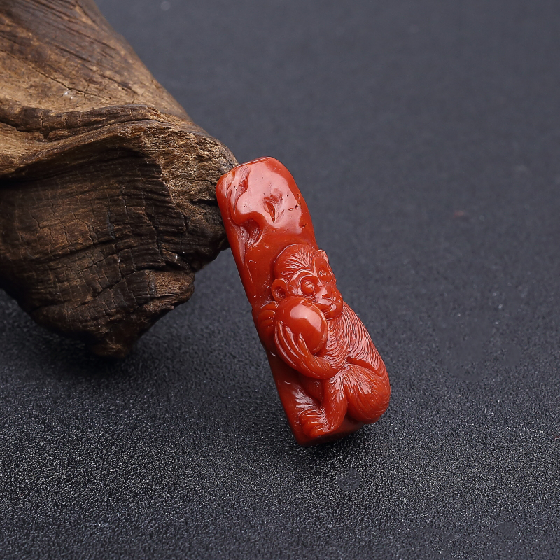 日本阿卡正红珊瑚灵猴献寿吊坠-红掌柜