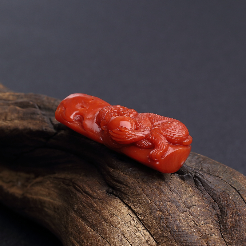 日本天然阿卡珊瑚灵猴献寿吊坠-红掌柜