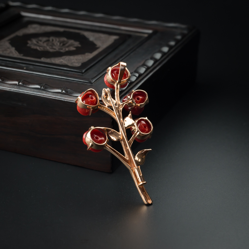 K金镶沙丁珊瑚玫瑰花胸针 - 红掌柜