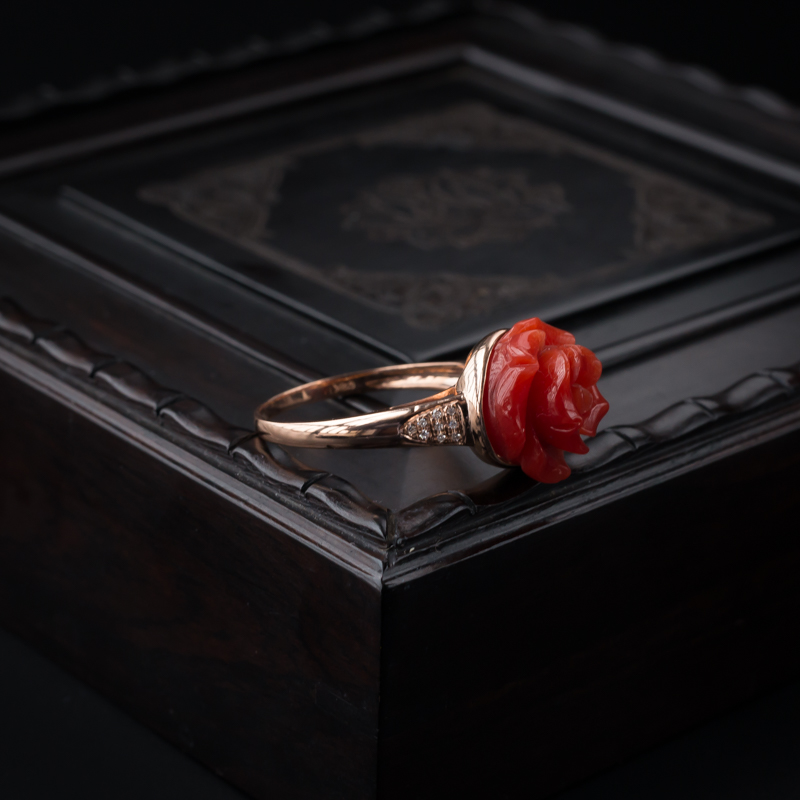 天然18K金镶沙丁红珊瑚玫瑰花戒指 - 红掌柜
