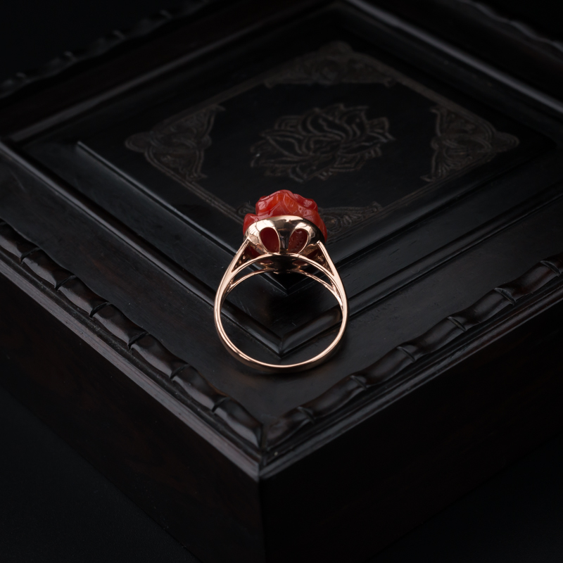 18K金镶沙丁红珊瑚玫瑰花戒指 - 红掌柜